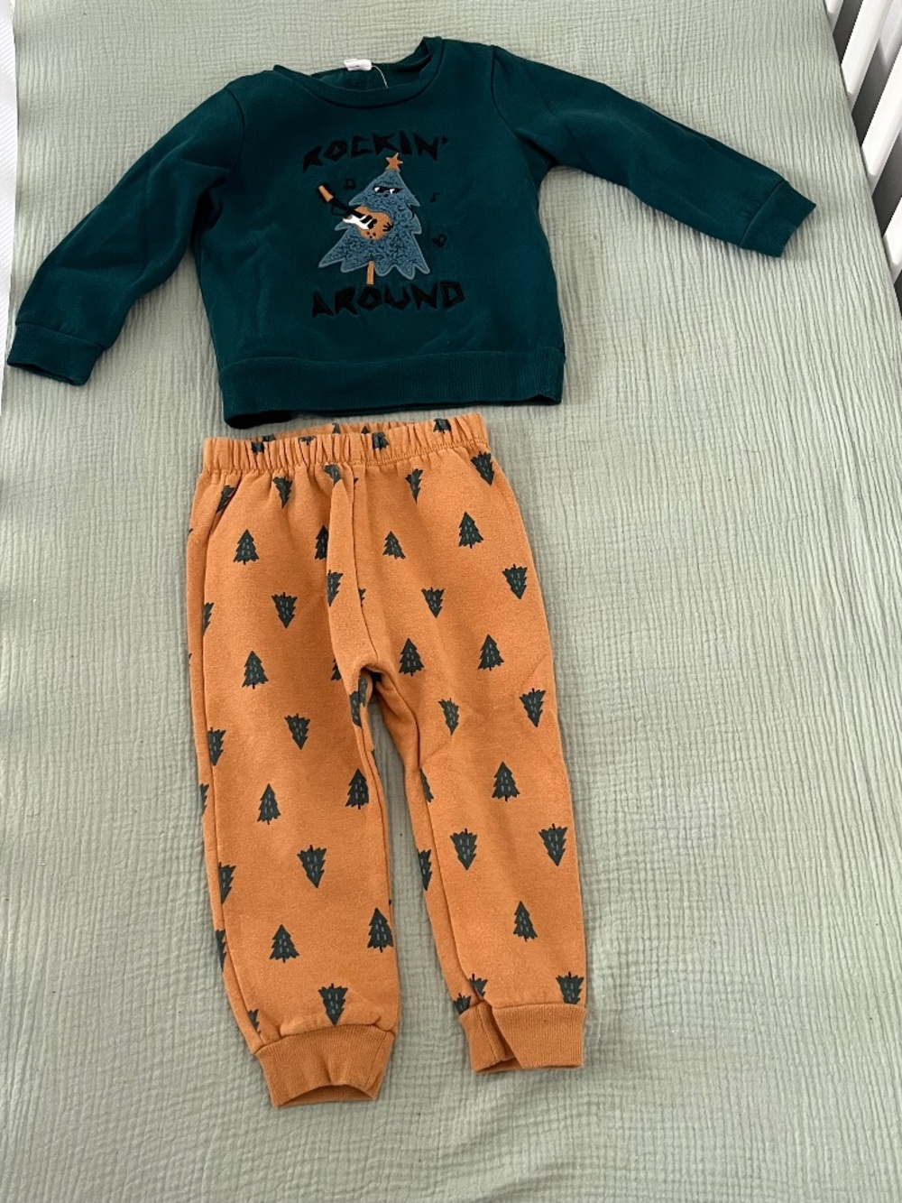 Pine tree Sweatpants set for toddler boys (24M)